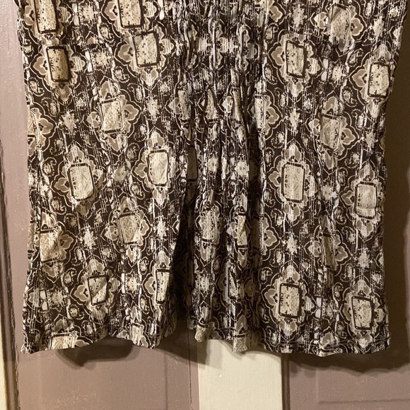 Patterned Blouse - Picture 3 of 5